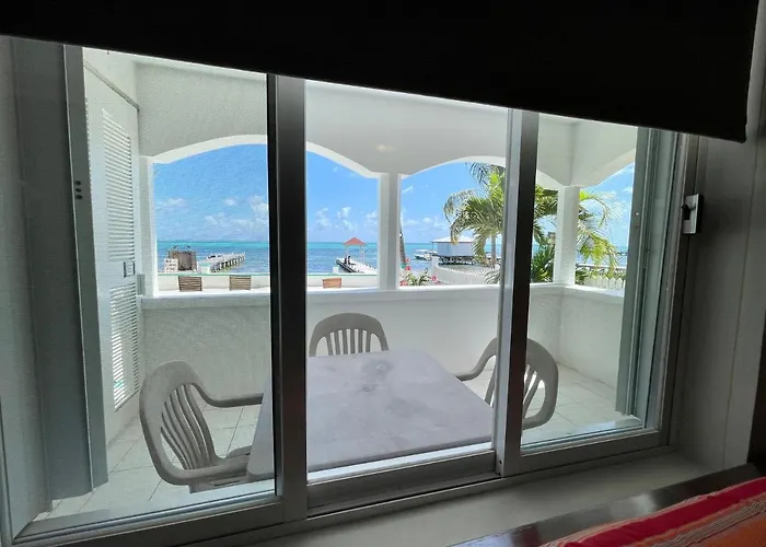 Belizian Reef Apartment *